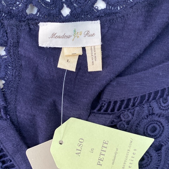 Beautiful Anthropologie crochet-esque detail tank from Meadow Rue - Picture 4 of 5